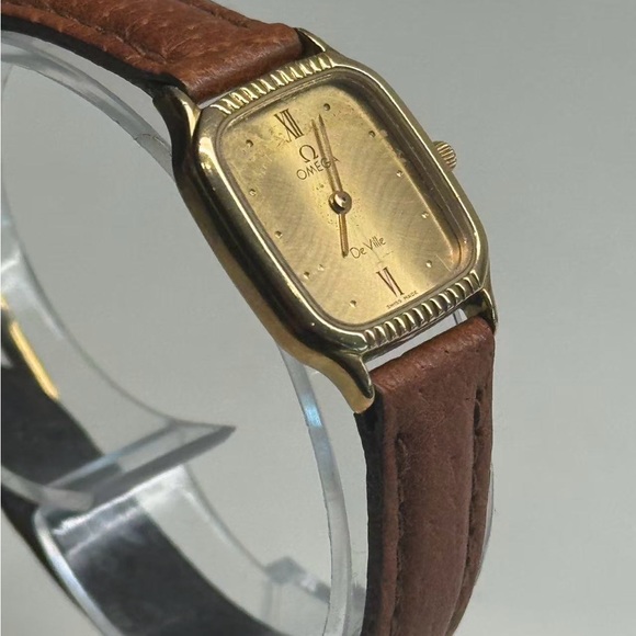 Vintage Omega De Ville 1450 Gold Watch with Tan Leather Strap New Battery - Picture 4 of 8